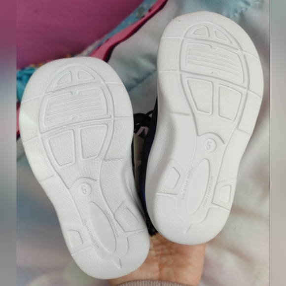 **NWT TODDLER BOYS RUNNERS - Picture 3 of 9